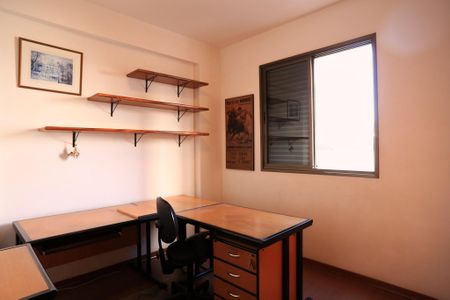 Apartamento à venda com 140m², 4 quartos e 3 vagas Apartamento à venda com 140m², 4 quartos e 3 vagasEscritório