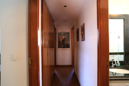 Apartamento à venda com 140m², 4 quartos e 3 vagas Apartamento à venda com 140m², 4 quartos e 3 vagasCorredor