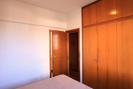 Apartamento à venda com 140m², 4 quartos e 3 vagas Apartamento à venda com 140m², 4 quartos e 3 vagasSuíte
