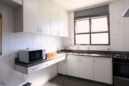 Apartamento à venda com 140m², 4 quartos e 3 vagas Apartamento à venda com 140m², 4 quartos e 3 vagasCozinha