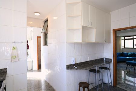 Apartamento à venda com 140m², 4 quartos e 3 vagas Apartamento à venda com 140m², 4 quartos e 3 vagasCozinha