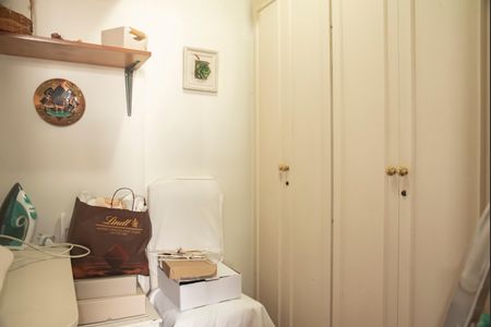 Apartamento à venda com 140m², 2 quartos e 1 vagaQuarto de Serviço