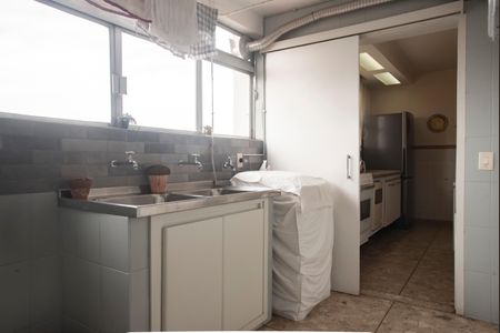 Apartamento à venda com 140m², 2 quartos e 1 vagaÁrea de Serviço