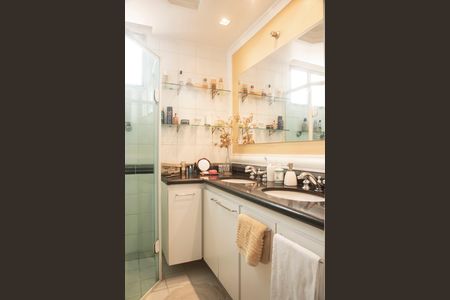 Apartamento à venda com 140m², 2 quartos e 1 vagaBanheiro da Suíte