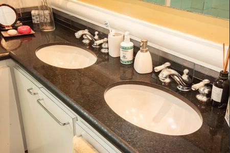 Apartamento à venda com 140m², 2 quartos e 1 vagaBanheiro da Suíte