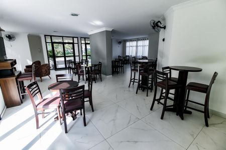 Apartamento à venda com 86m², 3 quartos e 2 vagas Apartamento à venda com 86m², 3 quartos e 2 vagasÁrea comum - Salão de festas