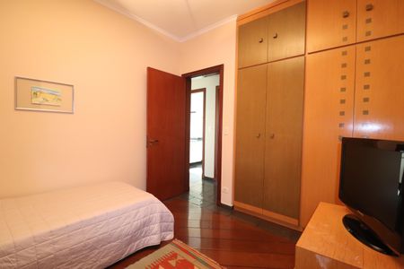 Apartamento à venda com 176m², 3 quartos e 2 vagasQuarto 2