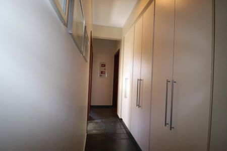 Apartamento à venda com 176m², 3 quartos e 2 vagasCorredor