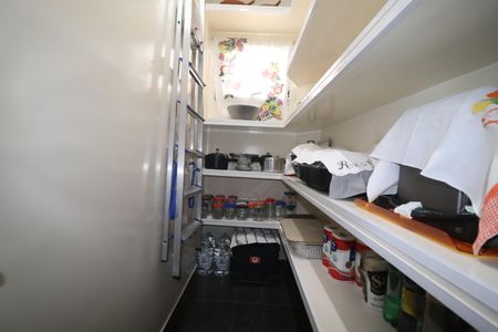 Apartamento à venda com 176m², 3 quartos e 2 vagasDespensa