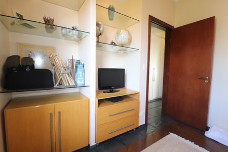 Apartamento à venda com 176m², 3 quartos e 2 vagasQuarto 3