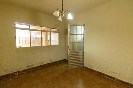 Sala de casa à venda com 3 quartos, 250m² em Vila Antonieta, São Paulo