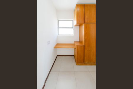 Apartamento à venda com 75m², 2 quartos e sem vaga Apartamento à venda com 75m², 2 quartos e sem vagaCloset da suíte