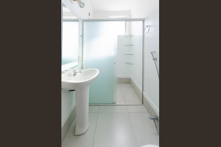 Apartamento à venda com 75m², 2 quartos e sem vaga Apartamento à venda com 75m², 2 quartos e sem vagaBanheiro social