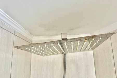 Apartamento à venda com 65m², 2 quartos e 1 vaga Apartamento à venda com 65m², 2 quartos e 1 vagaBanheiro da Suíte