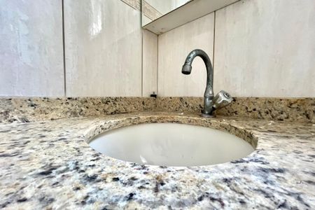 Apartamento à venda com 65m², 2 quartos e 1 vaga Apartamento à venda com 65m², 2 quartos e 1 vagaBanheiro da Suíte