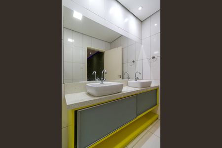 Casa para alugar com 400m², 5 quartos e 6 vagas