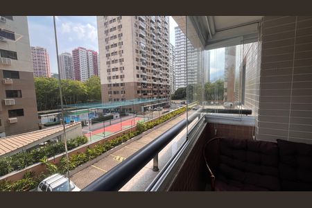 Apartamento para alugar com 62m², 2 quartos e 1 vagaVaranda