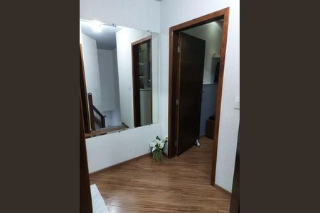 Casa à venda com 70m², 2 quartos e 2 vagas