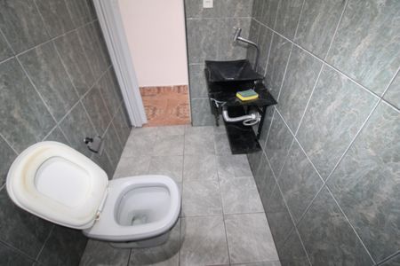 Casa à venda com 100m², 2 quartos e 2 vagasBanheiro