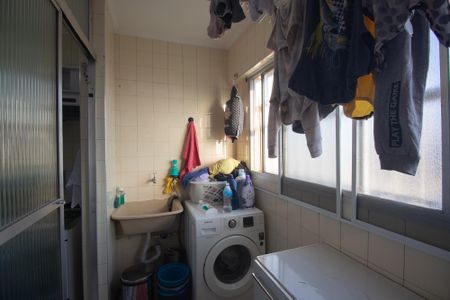 Apartamento à venda com 69m², 3 quartos e 1 vagaÁrea de Serviço
