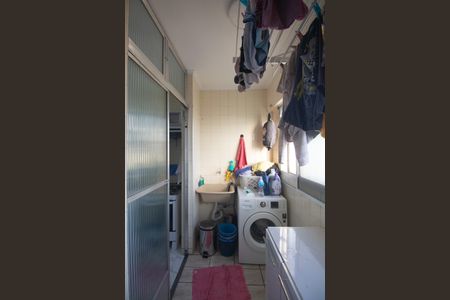 Apartamento à venda com 69m², 3 quartos e 1 vagaÁrea de Serviço