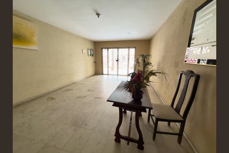 Apartamento à venda com 90m², 2 quartos e 2 vagas Apartamento à venda com 90m², 2 quartos e 2 vagasHall de entrada