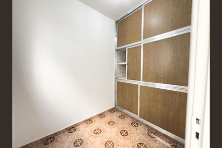Apartamento à venda com 90m², 2 quartos e 2 vagas Apartamento à venda com 90m², 2 quartos e 2 vagasQuarto de Serviço