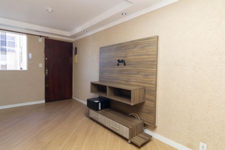 Sala de apartamento à venda com 3 quartos, 48m² em Itaquera, São Paulo