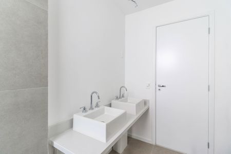 Apartamento à venda com 197m², 3 quartos e 3 vagasBanheiro da Suíte 1