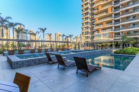 Apartamento à venda com 197m², 3 quartos e 3 vagasÁrea comum - Piscina