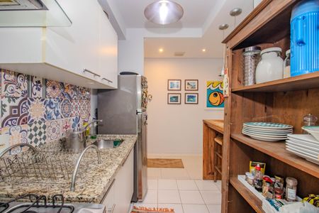 Apartamento à venda com 63m², 2 quartos e 1 vaga Apartamento à venda com 63m², 2 quartos e 1 vagaCozinha e Área de Serviço