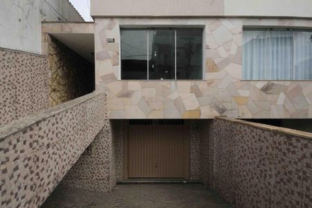 Apartamento para alugar com 220m², 3 quartos e 2 vagasFrente da Casa