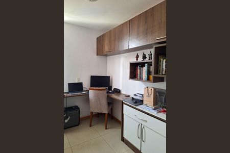 Apartamento à venda com 91m², 3 quartos e 1 vagaQuarto 2
