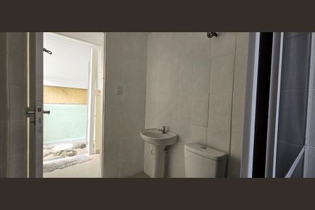 Casa à venda com 216m², 4 quartos e 1 vagaBanheiro