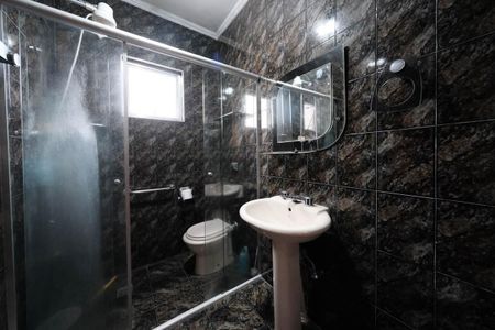 Casa à venda com 178m², 3 quartos e 2 vagasBanheiro da Suíte 2