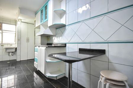 Apartamento para alugar com 80m², 2 quartos e 2 vagasCozinha