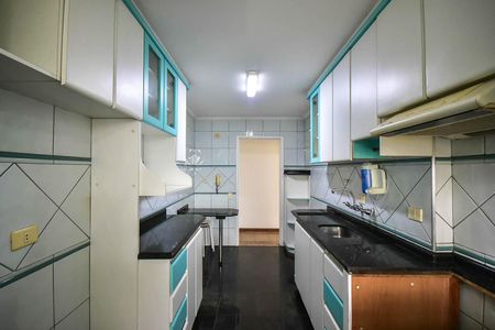 Apartamento para alugar com 80m², 2 quartos e 2 vagasCozinha