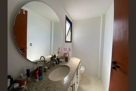 Apartamento à venda com 114m², 4 quartos e 2 vagas Apartamento à venda com 114m², 4 quartos e 2 vagasBanheiro do Quarto 1