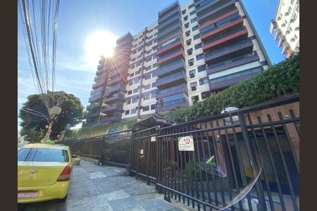 Apartamento à venda com 114m², 4 quartos e 2 vagas Apartamento à venda com 114m², 4 quartos e 2 vagasFachada