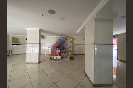 Apartamento à venda com 114m², 4 quartos e 2 vagas Apartamento à venda com 114m², 4 quartos e 2 vagasÁrea comum - Salão de festas