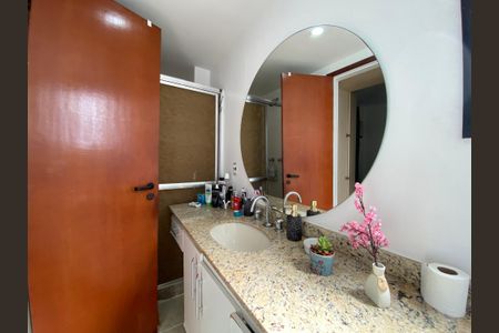 Apartamento à venda com 114m², 4 quartos e 2 vagas Apartamento à venda com 114m², 4 quartos e 2 vagasBanheiro do Quarto 1