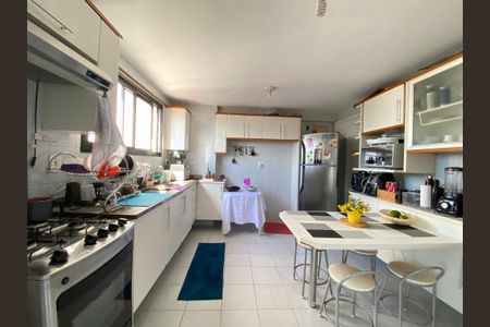 Apartamento à venda com 114m², 4 quartos e 2 vagas Apartamento à venda com 114m², 4 quartos e 2 vagasCozinha