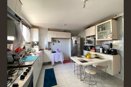 Apartamento à venda com 114m², 4 quartos e 2 vagas Apartamento à venda com 114m², 4 quartos e 2 vagasCozinha