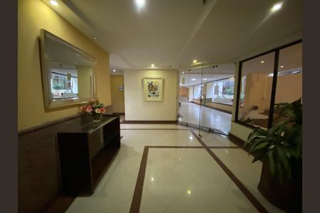 Apartamento à venda com 114m², 4 quartos e 2 vagas Apartamento à venda com 114m², 4 quartos e 2 vagasHall de entrada