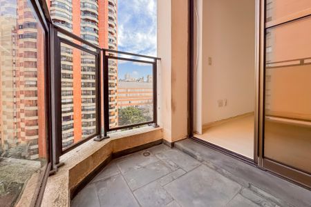 Apartamento para alugar com 250m², 4 quartos e 3 vagas Apartamento para alugar com 250m², 4 quartos e 3 vagasVaranda do Quarto 2