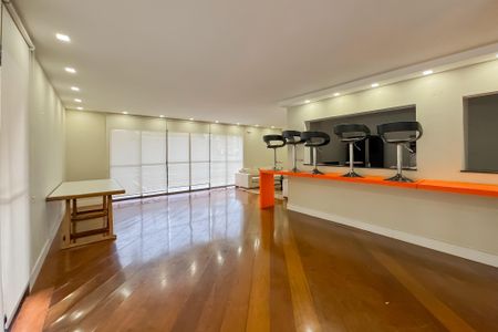 Apartamento para alugar com 250m², 4 quartos e 3 vagas Apartamento para alugar com 250m², 4 quartos e 3 vagasÁrea comum