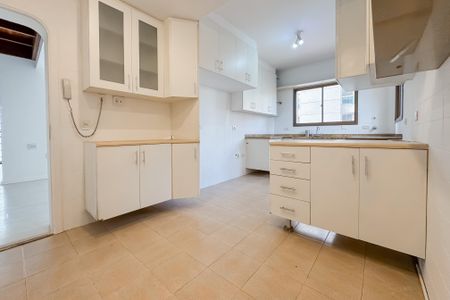 Apartamento para alugar com 250m², 4 quartos e 3 vagas Apartamento para alugar com 250m², 4 quartos e 3 vagasCozinha