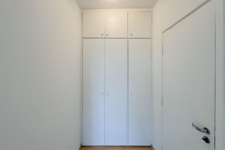 Apartamento para alugar com 250m², 4 quartos e 3 vagas Apartamento para alugar com 250m², 4 quartos e 3 vagasSuíte 2