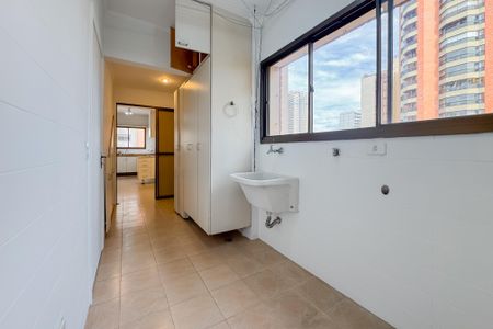 Apartamento para alugar com 250m², 4 quartos e 3 vagas Apartamento para alugar com 250m², 4 quartos e 3 vagasÁrea de Serviço