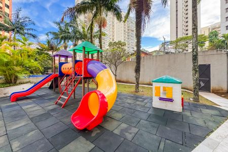 Apartamento para alugar com 250m², 4 quartos e 3 vagas Apartamento para alugar com 250m², 4 quartos e 3 vagasÁrea comum